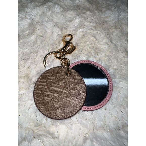 🌹🌹New! || Coach Mirror Bag Charm Keychain Msrp:$78.00 - Picture 4 of 4